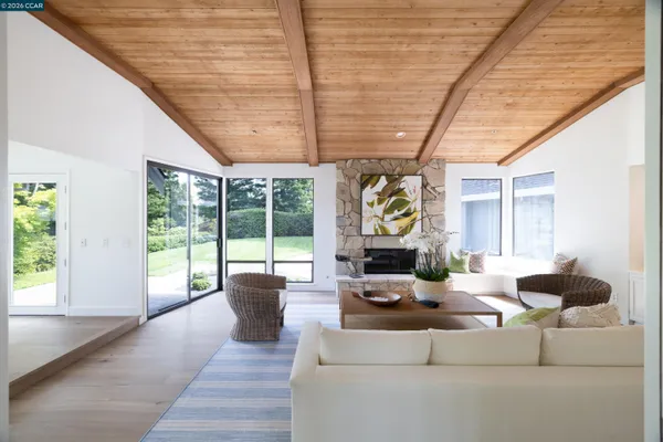 $2,095,000 | 7 Crockett Drive, Moraga, CA 94556