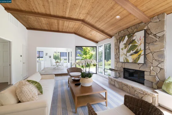 $2,095,000 | 7 Crockett Drive, Moraga, CA 94556