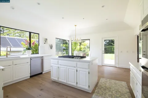 $2,095,000 | 7 Crockett Drive, Moraga, CA 94556