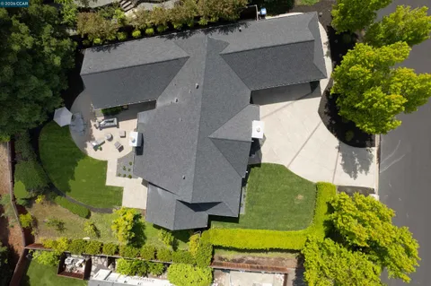 $2,095,000 | 7 Crockett Drive, Moraga, CA 94556