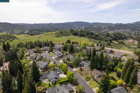$2,095,000 | 7 Crockett Drive, Moraga, CA 94556