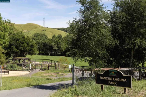 $2,095,000 | 7 Crockett Drive, Moraga, CA 94556