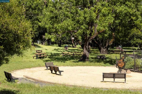 $2,095,000 | 7 Crockett Drive, Moraga, CA 94556