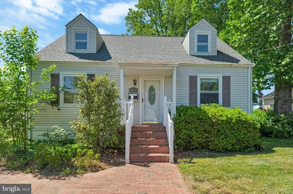 $689,000 | 4038 Poplar Street, Fairfax, VA 22030