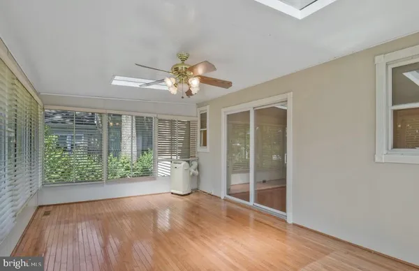 $689,000 | 4038 Poplar Street, Fairfax, VA 22030