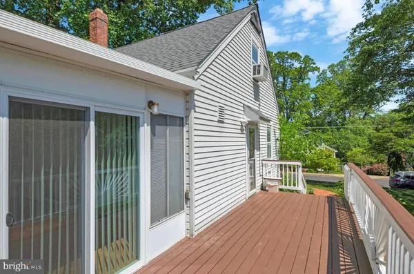 $689,000 | 4038 Poplar Street, Fairfax, VA 22030