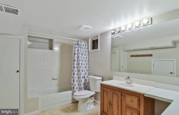 $689,000 | 4038 Poplar Street, Fairfax, VA 22030