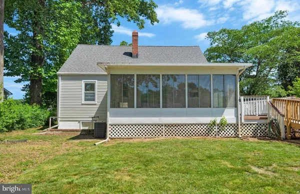 $689,000 | 4038 Poplar Street, Fairfax, VA 22030