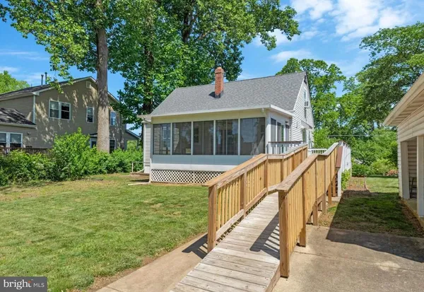 $689,000 | 4038 Poplar Street, Fairfax, VA 22030