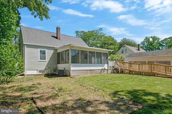 $689,000 | 4038 Poplar Street, Fairfax, VA 22030