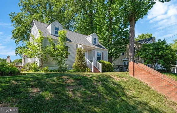 $689,000 | 4038 Poplar Street, Fairfax, VA 22030