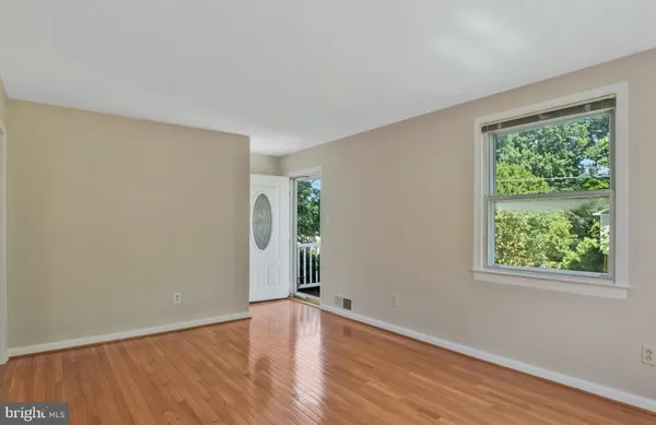 $689,000 | 4038 Poplar Street, Fairfax, VA 22030