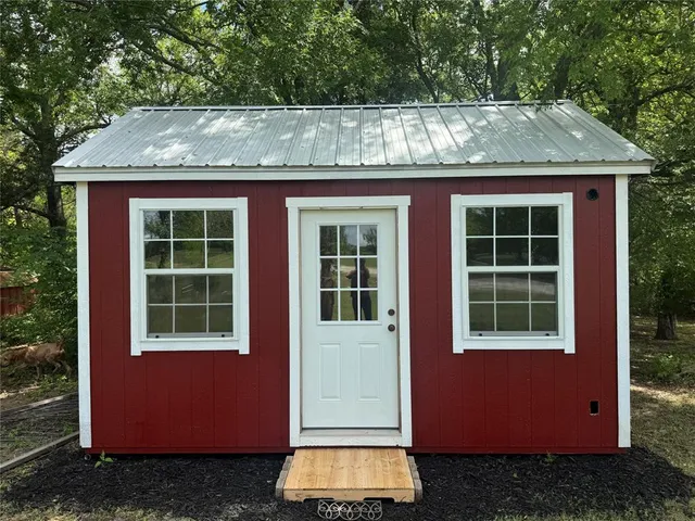 $345,000 | 995 Schoolhouse Road, Forestburg, TX 76239