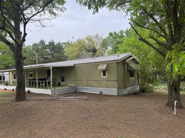 $345,000 | 995 Schoolhouse Road, Forestburg, TX 76239