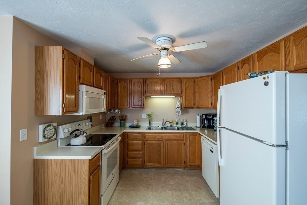 56 Lanesboro Road Worcester, MA 01606 - Photo 3 of 17 Gallery Image 3