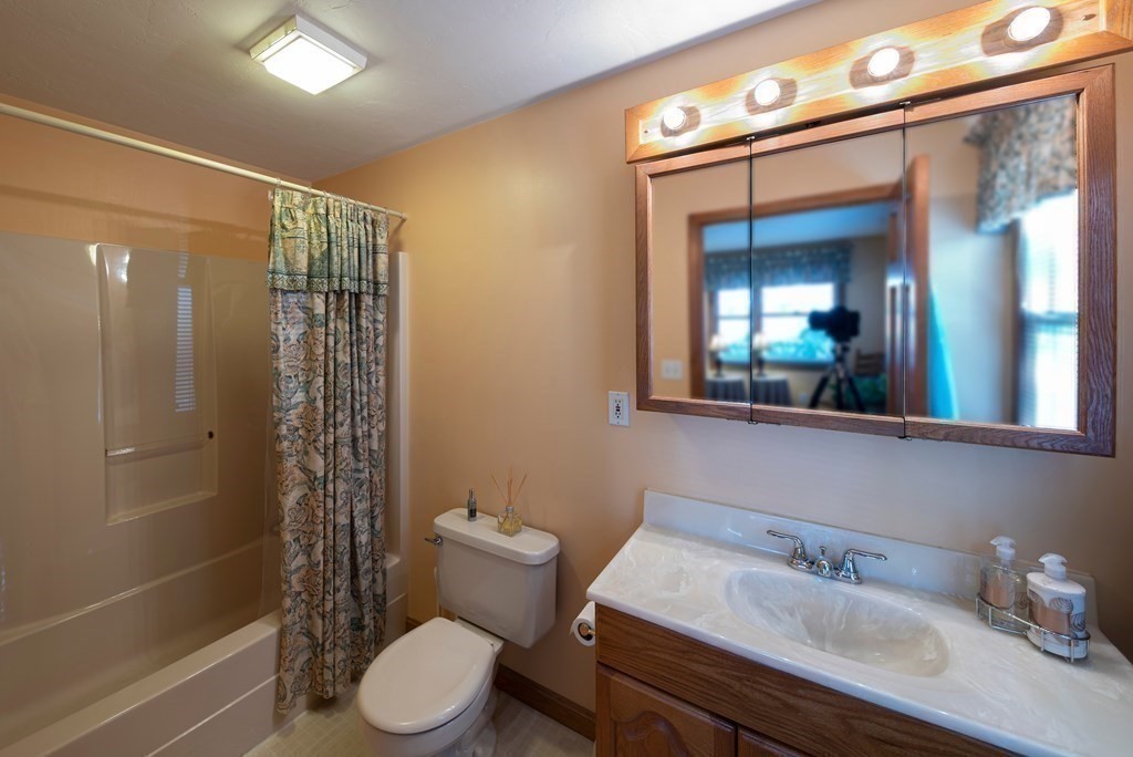 56 Lanesboro Road Worcester, MA 01606 - Photo 10 of 17 Gallery Image 10