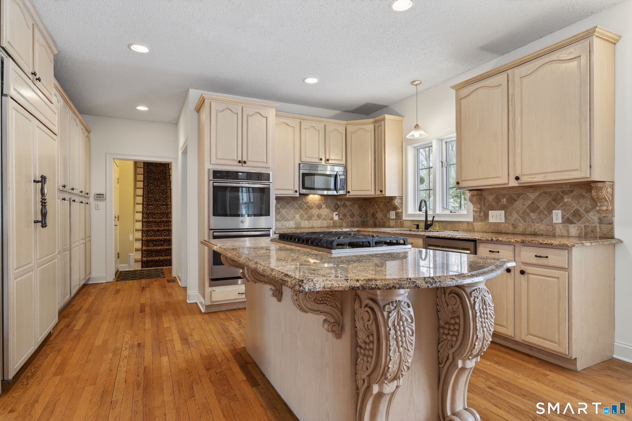 149 Ford Road Woodbridge, CT 06525 - Photo 14 of 47