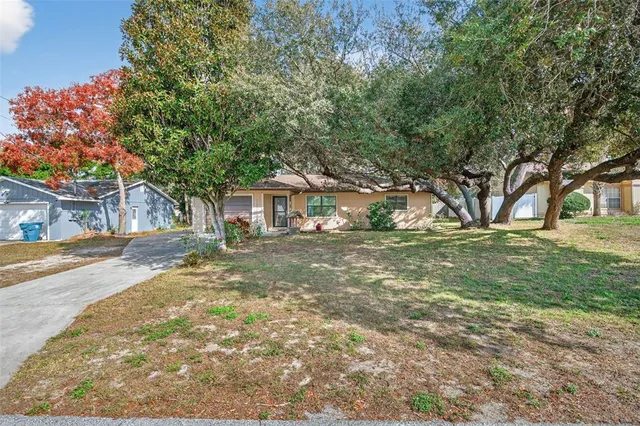 a front view of house with yard