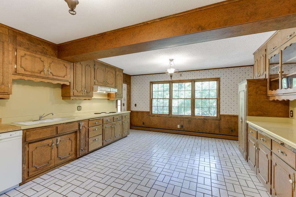 12 Woodland Road West Edina, MN 55424 - Photo 11 of 22 Gallery Image 11