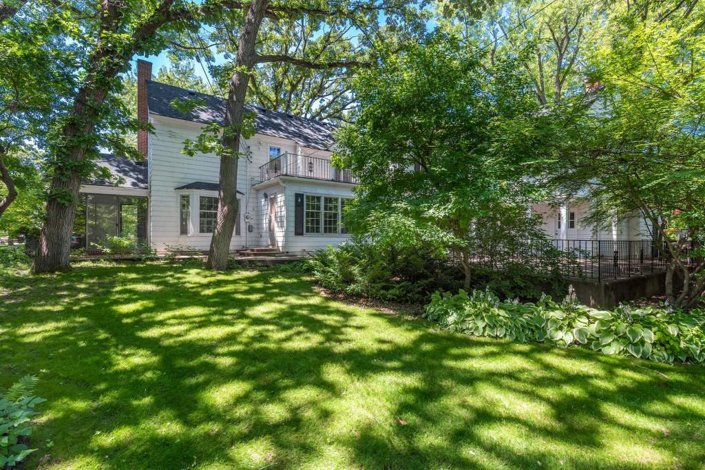 12 Woodland Road West Edina, MN 55424 - Photo 16 of 22 Gallery Image 16