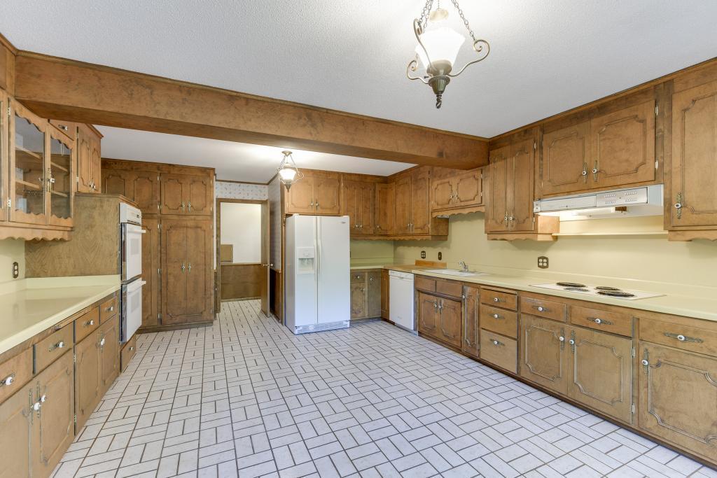 12 Woodland Road West Edina, MN 55424 - Photo 10 of 22 Gallery Image 10