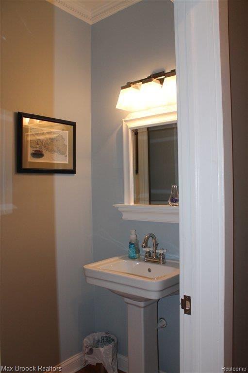 2254 Rosemont Road Berkley, MI 48072 - Photo 14 of 39 Updated Half Bath