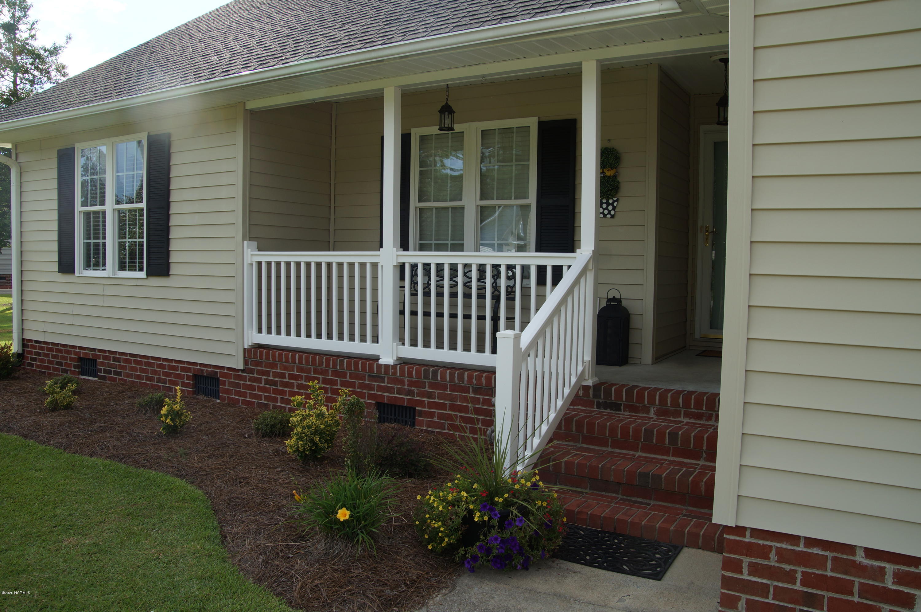 75 Pirate Cove Road Washington, NC 27889 - Photo 5 of 16 5 Front Porch