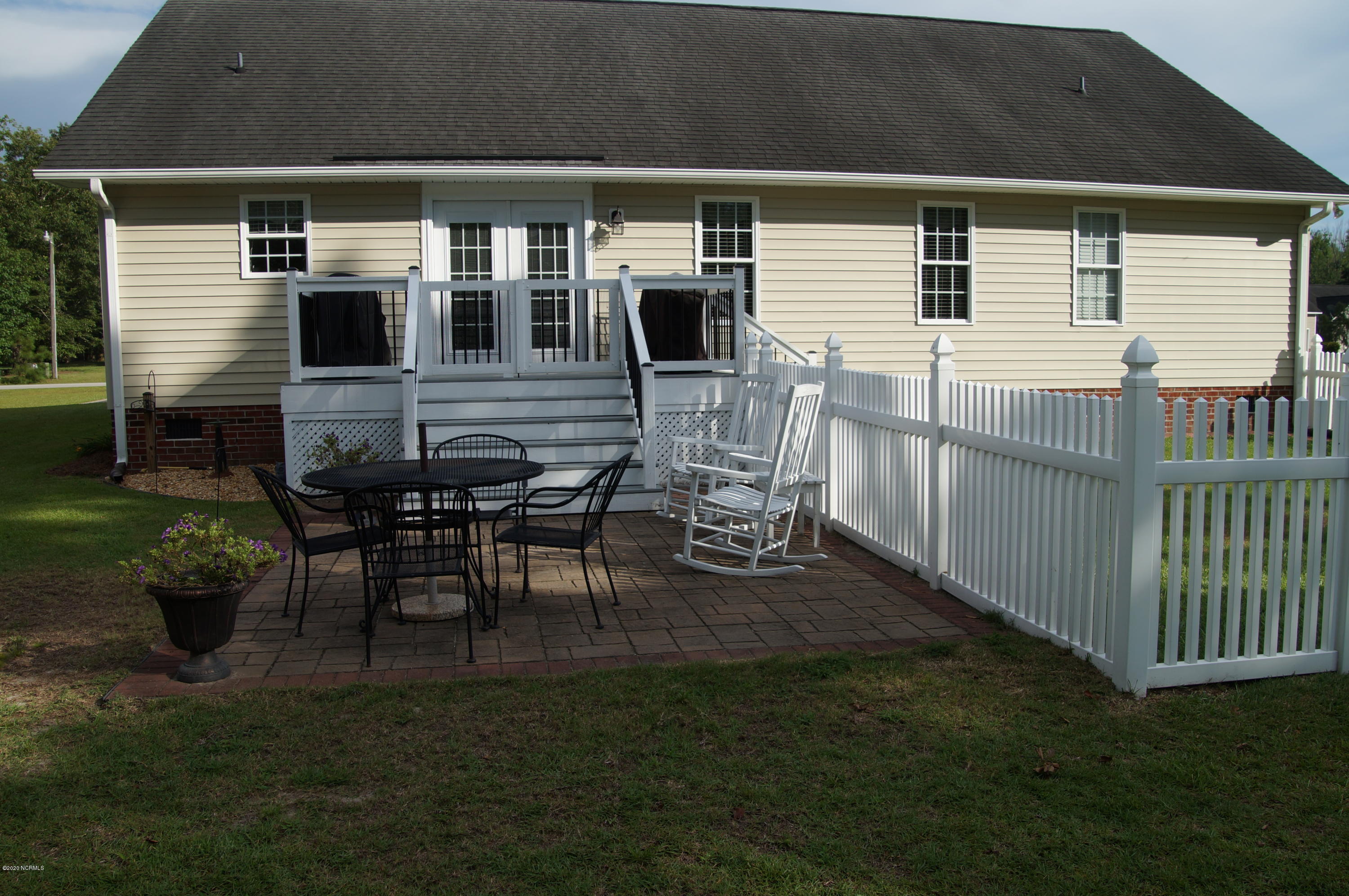 75 Pirate Cove Road Washington, NC 27889 - Photo 10 of 16 10 Deck_patio