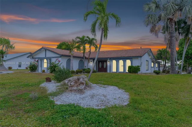 $620,000 | 1515 Southeast 32nd Terrace, Cape Coral, FL 33904