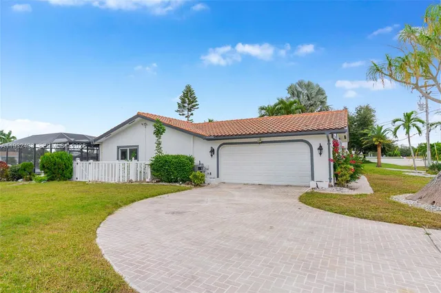 $620,000 | 1515 Southeast 32nd Terrace, Cape Coral, FL 33904