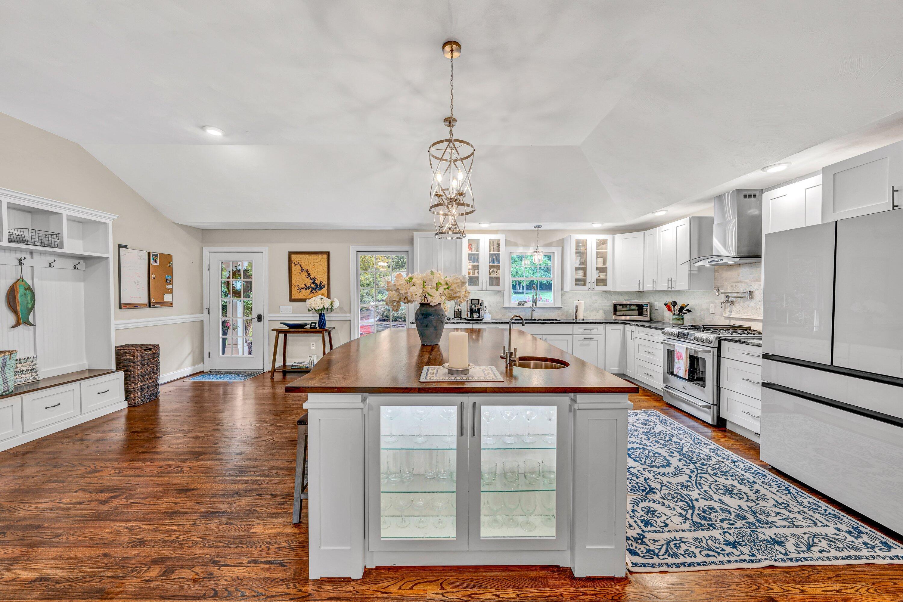 290 Woodbrook Road Moneta, VA 24121 - Photo 12 of 40 DSC00151 (1)