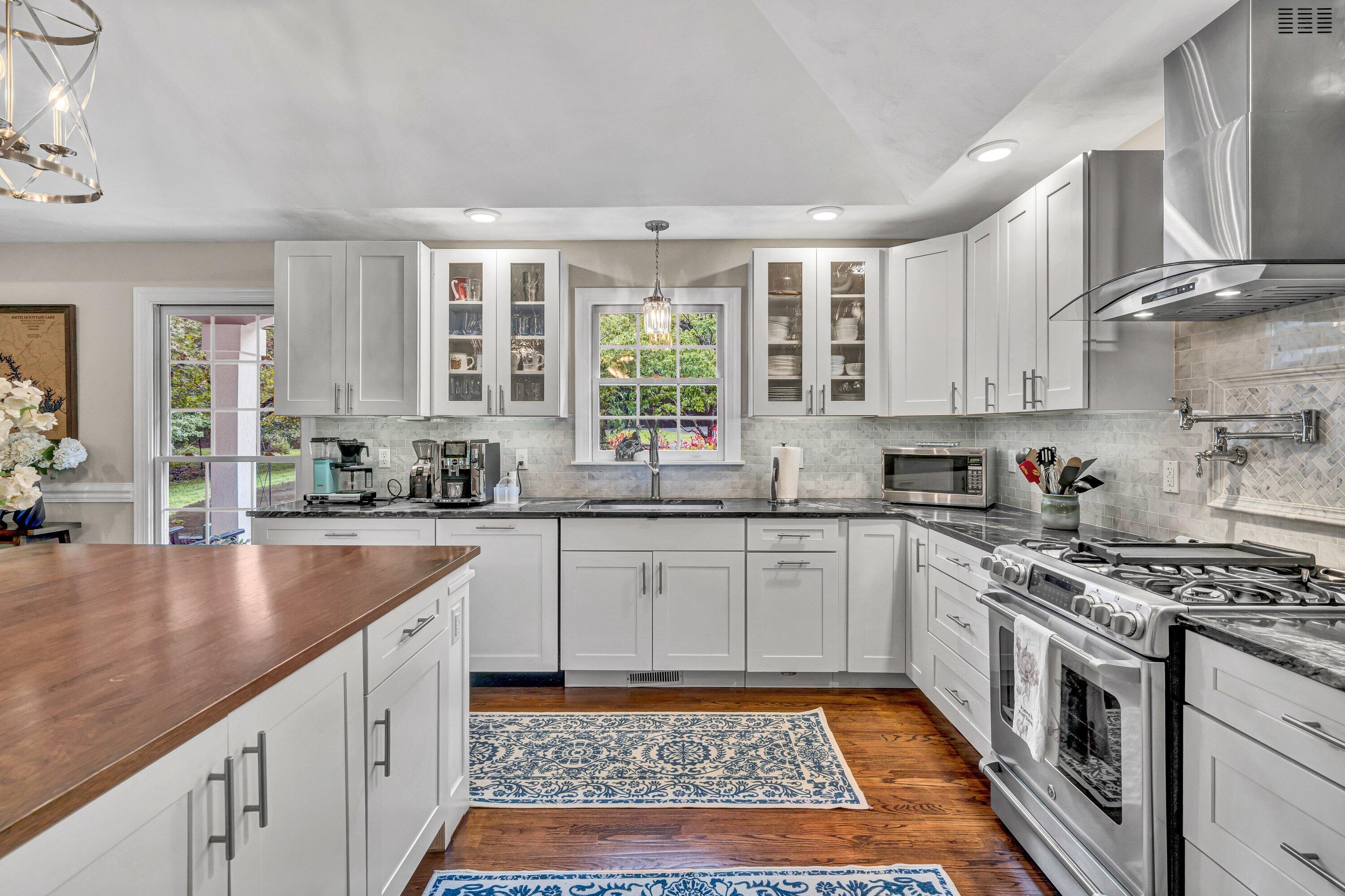 290 Woodbrook Road Moneta, VA 24121 - Photo 13 of 40 DSC00157 (1)