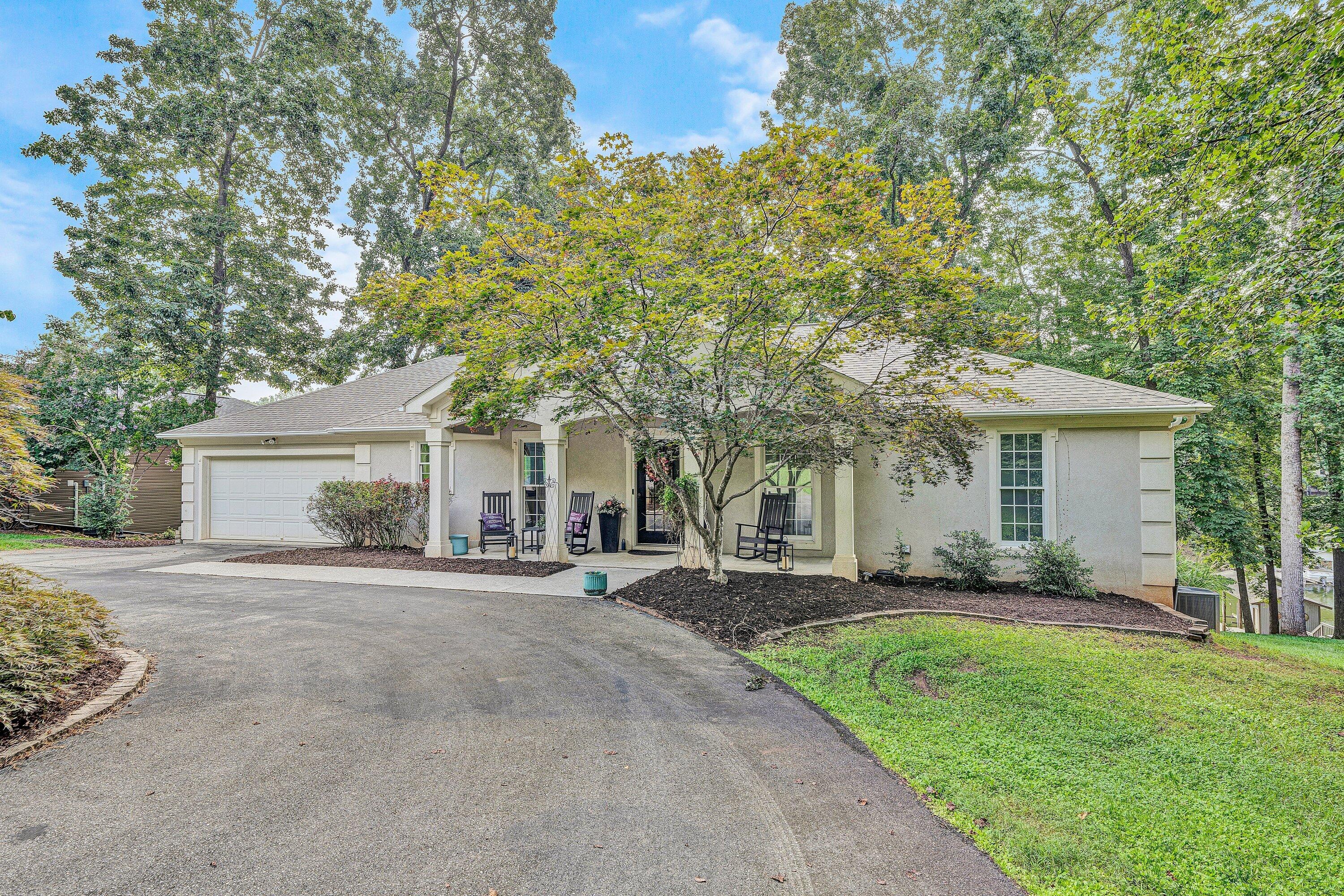 290 Woodbrook Road Moneta, VA 24121 - Photo 3 of 40 DSC00046