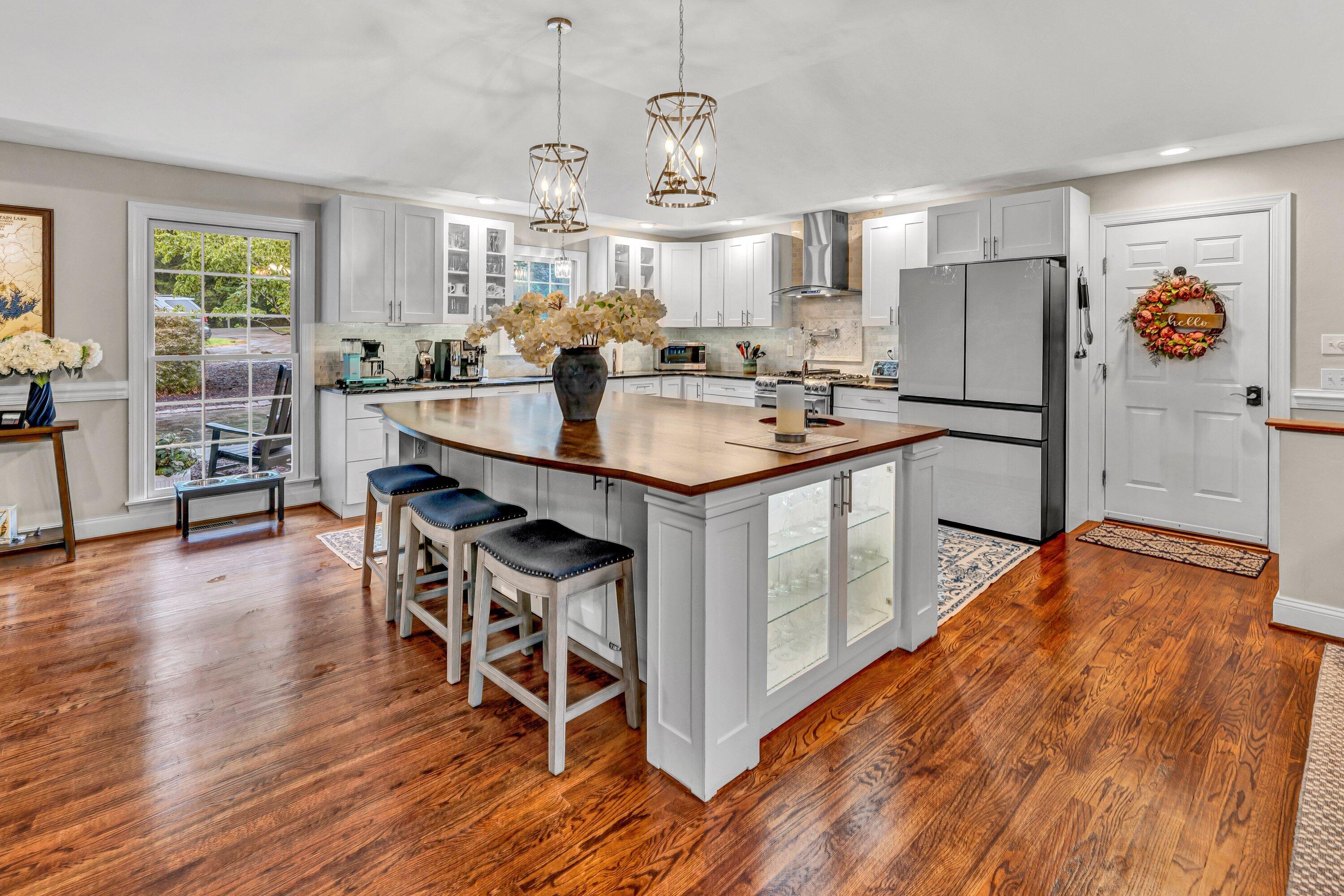 290 Woodbrook Road Moneta, VA 24121 - Photo 9 of 40 DSC00148 (1)