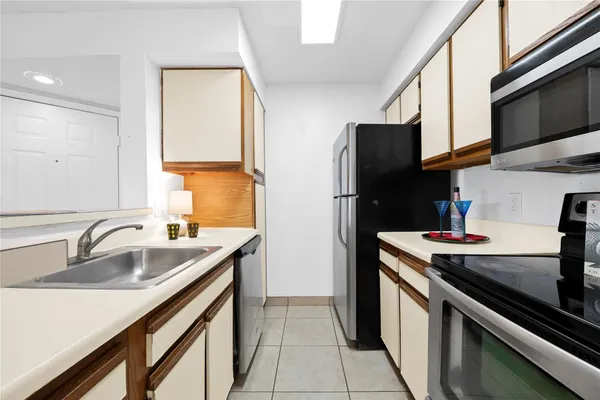 $2,200 | 2906 South University Drive, Unit 10204, Davie, FL 33328