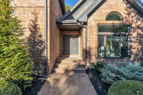 $999,999 | 102 Chuzzlewit Down, Brentwood, TN 37027