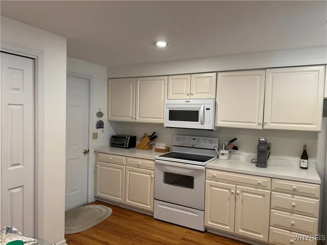 $284,900 | 73 Southwick Drive, Orchard Park, NY 14127