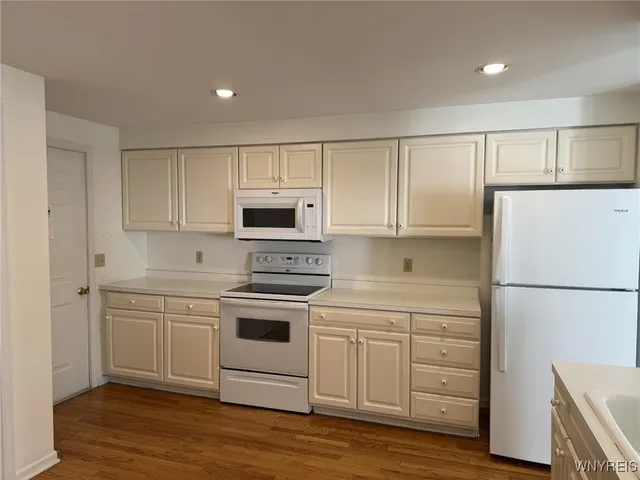 $284,900 | 73 Southwick Drive, Orchard Park, NY 14127