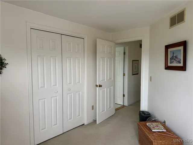 $284,900 | 73 Southwick Drive, Orchard Park, NY 14127