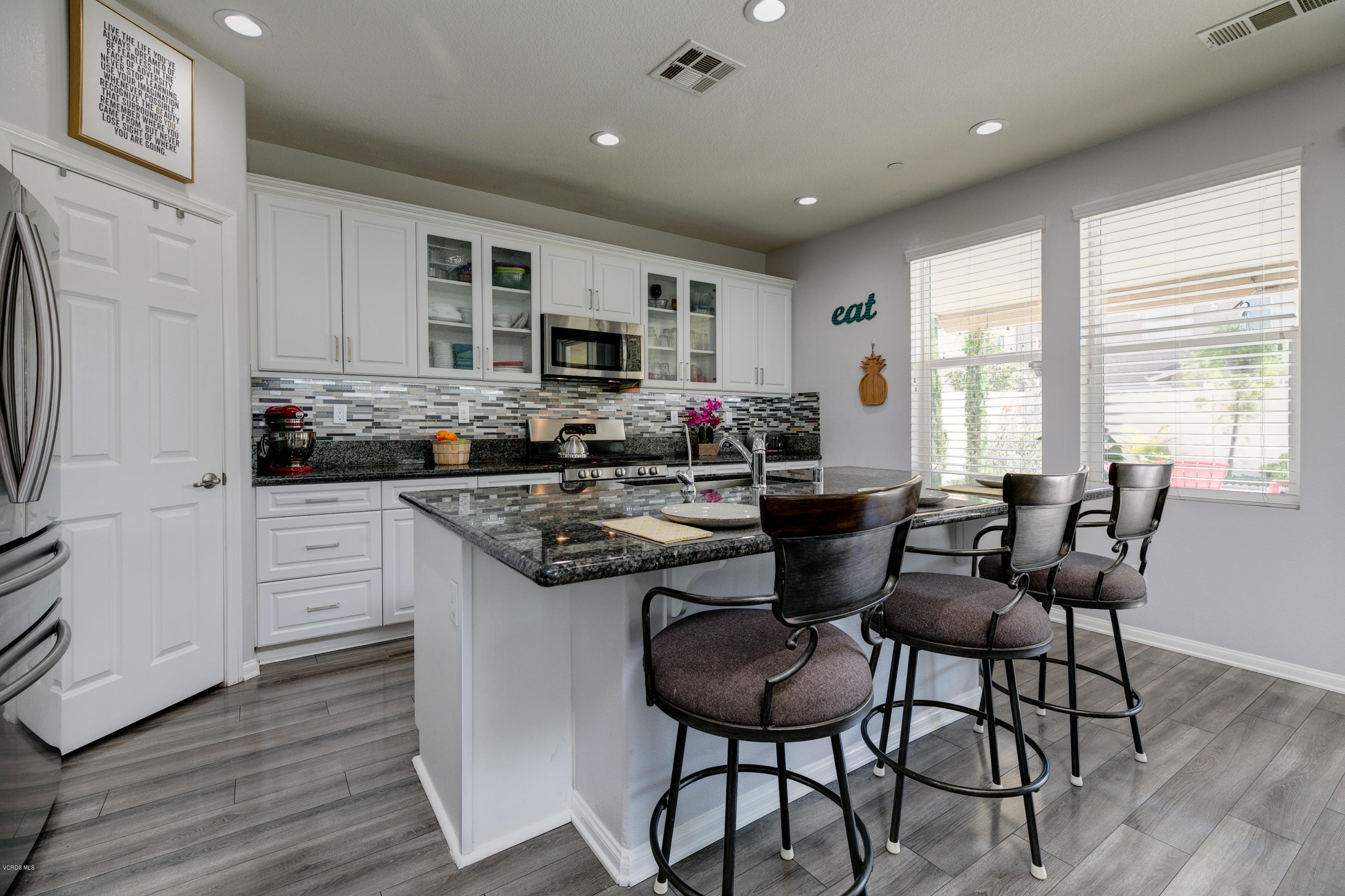 564 Rio Grande Way Oxnard, CA 93036 - Photo 12 of 37 11