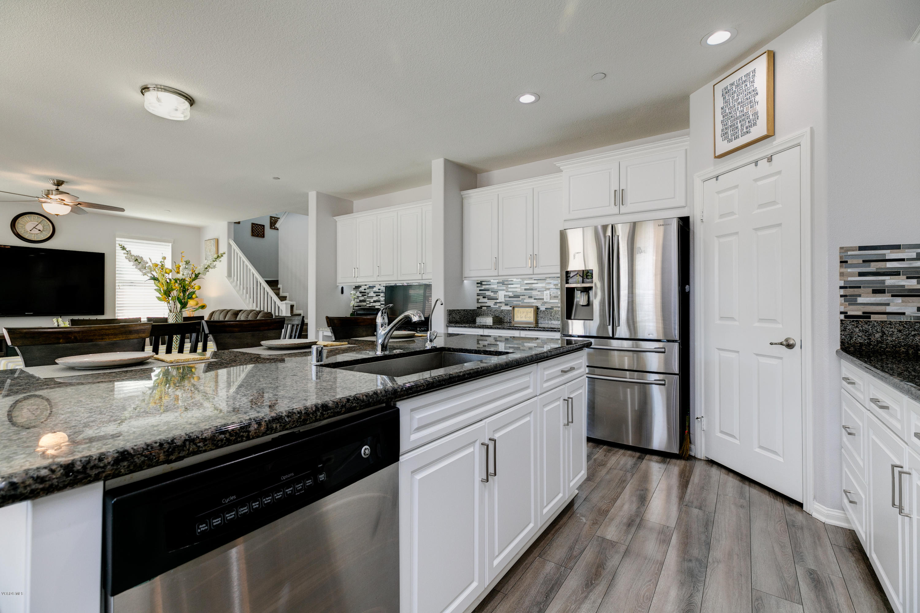 564 Rio Grande Way Oxnard, CA 93036 - Photo 16 of 37 15