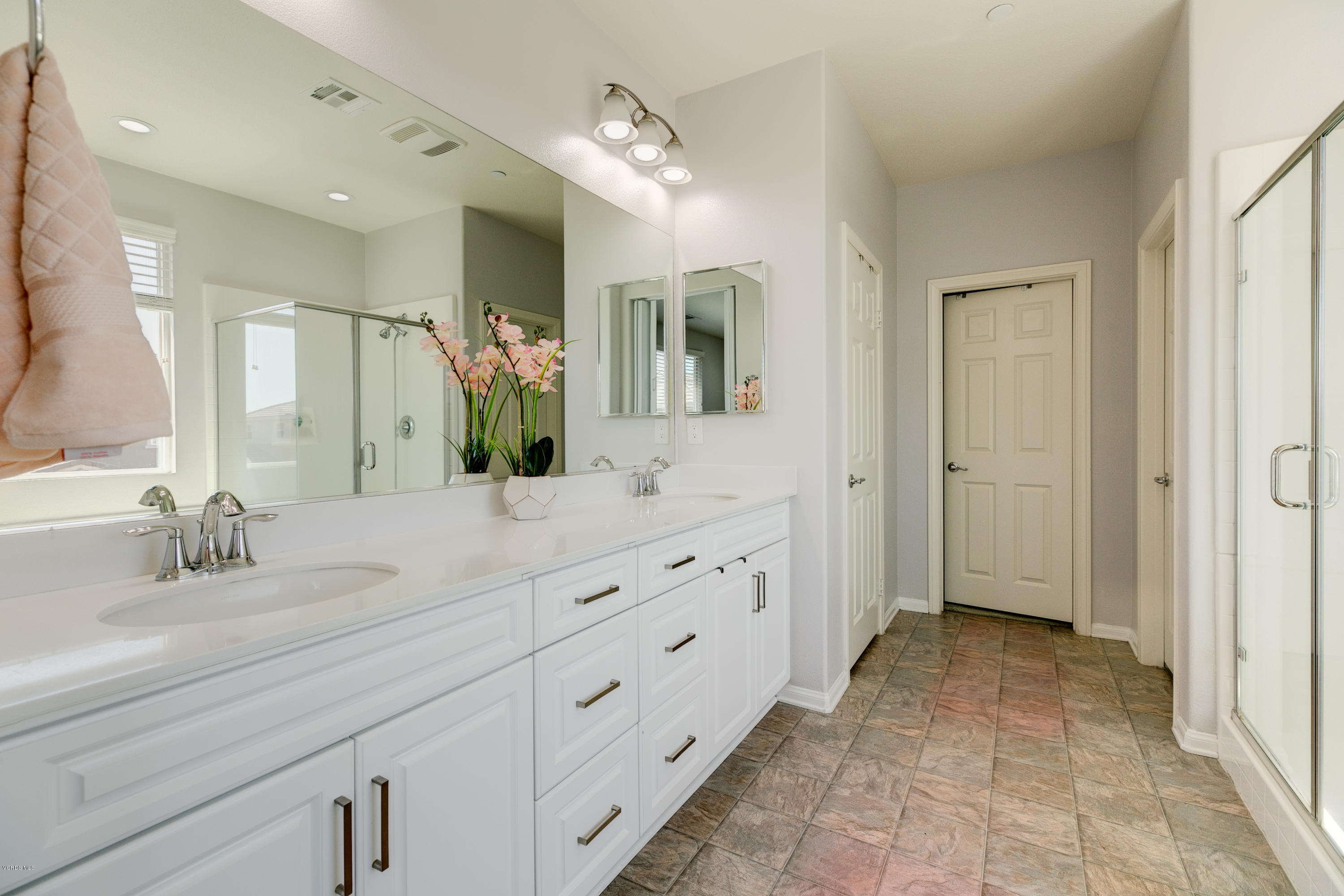 564 Rio Grande Way Oxnard, CA 93036 - Photo 25 of 37 24