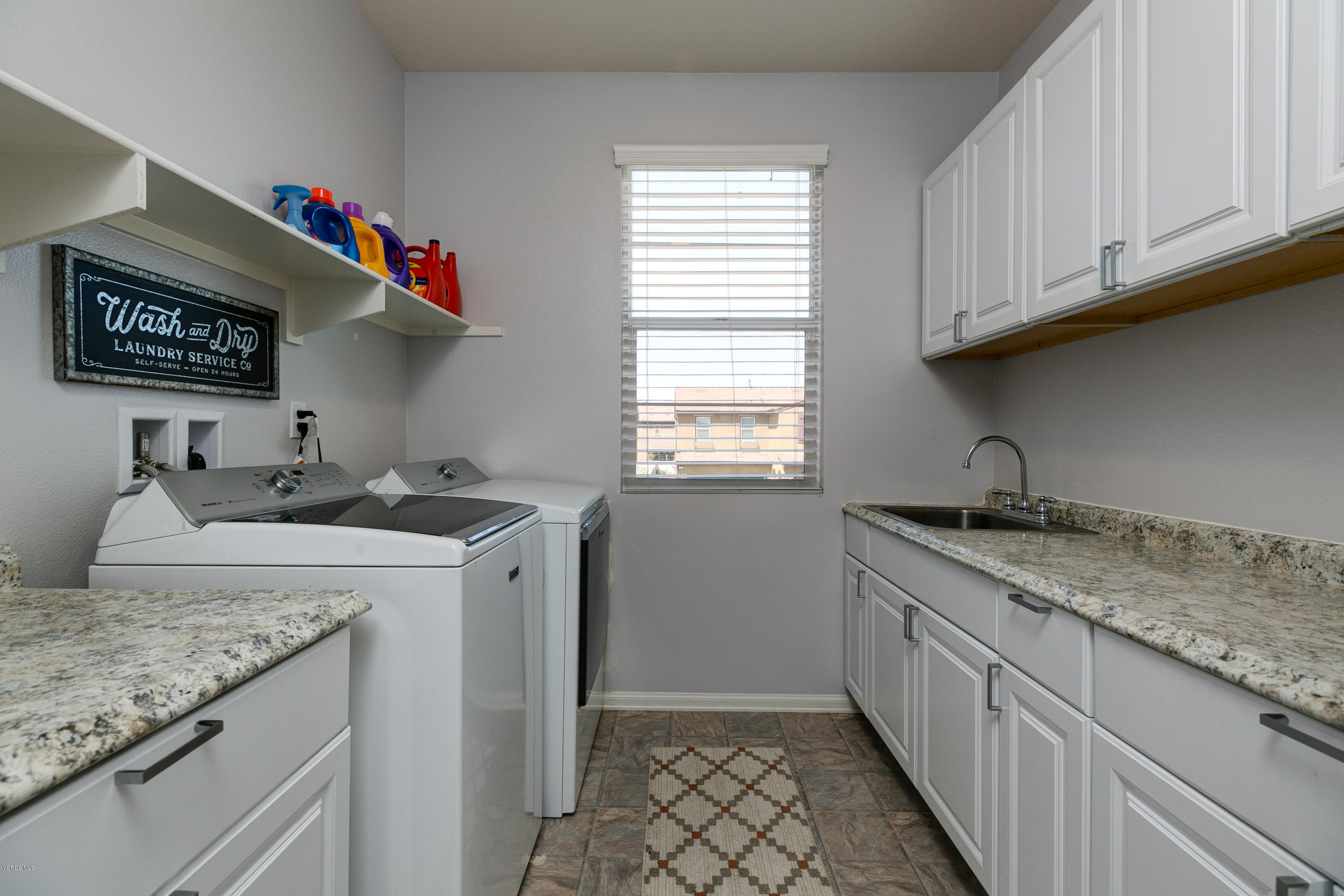 564 Rio Grande Way Oxnard, CA 93036 - Photo 30 of 37 29