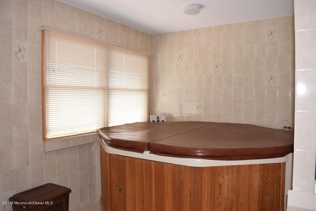 40 Compass Road Waretown, NJ 08758 - Photo 25 of 38 a room with a window
