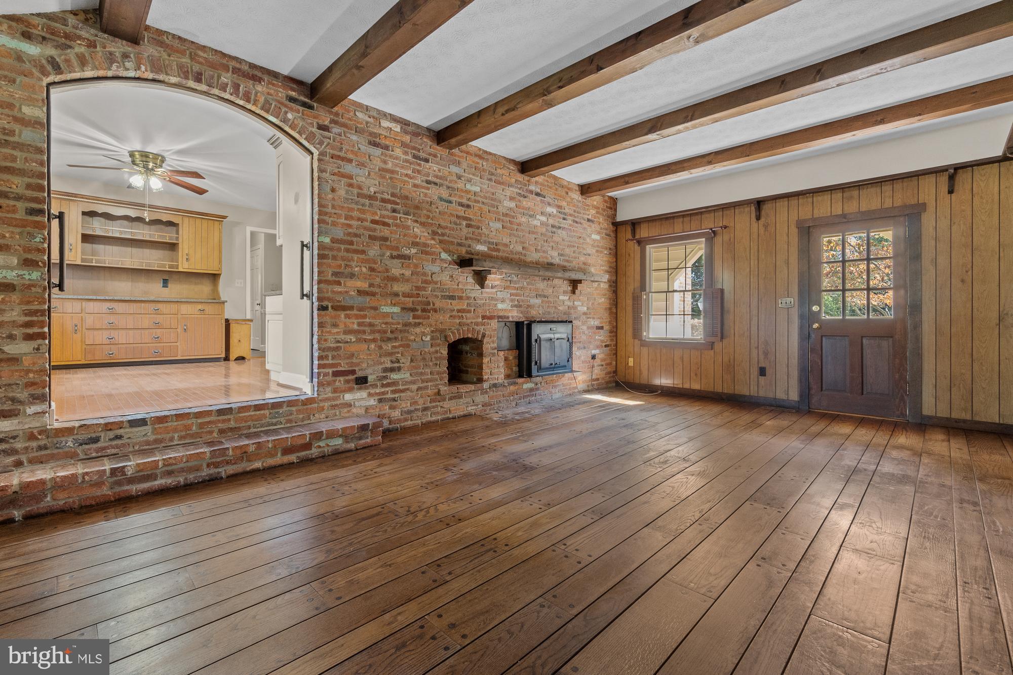 12601 Deoudes Road Boyds, MD 20841 - Photo 38 of 66 Wood burning stove insert