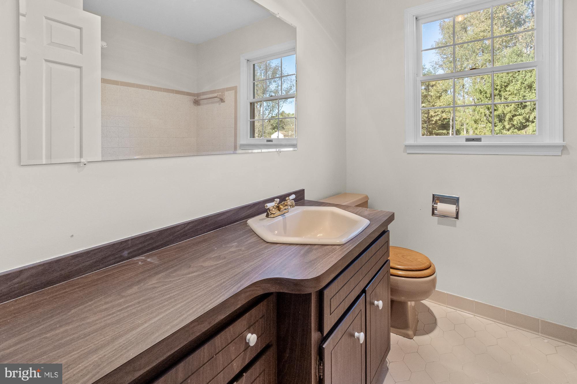 12601 Deoudes Road Boyds, MD 20841 - Photo 54 of 66 Hall full bath upstairs