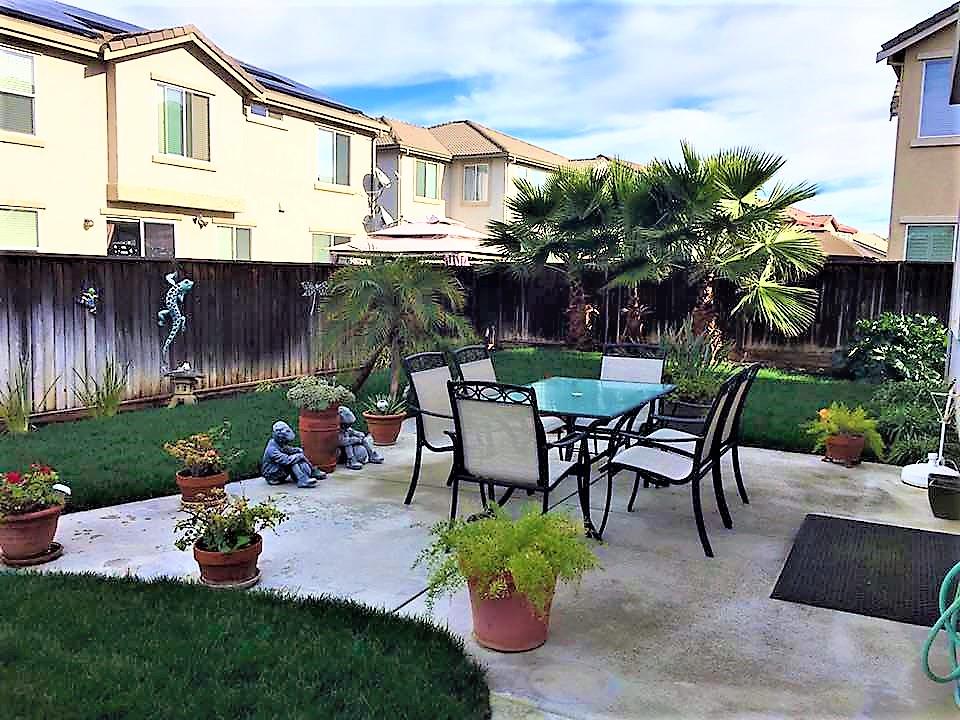 3532 Keystone Loop Discovery Bay, CA 94505 - Photo 27 of 37 a garden view with a seating space