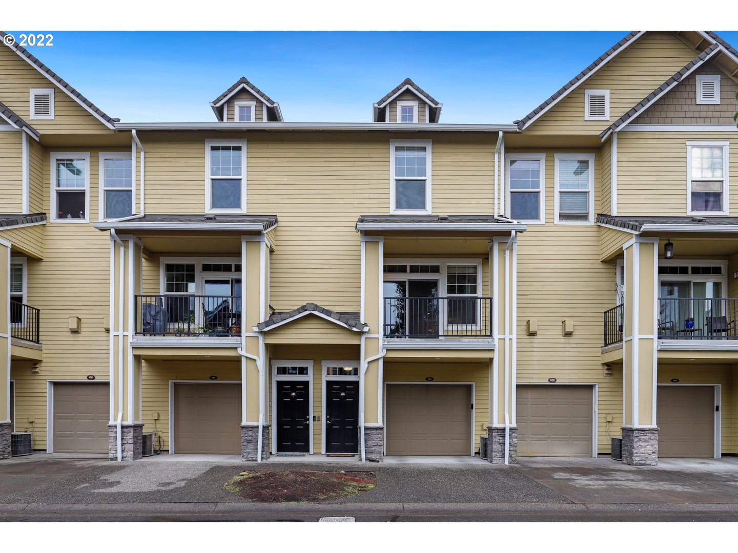 650 Springtree Lane West Linn, OR 97068 - Photo 1 of 27 Gallery Image 1