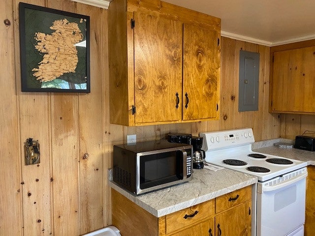 10408 Washington Road St. Helen, MI 48656 - Photo 3 of 18 Gallery Image 3