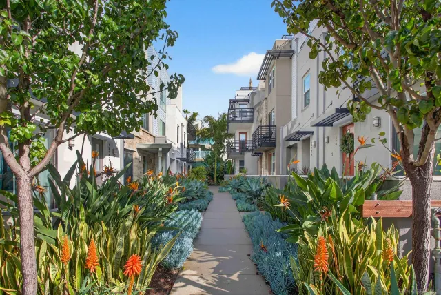 $5,300 | 1566- Vista Del Mar Way, Unit 2, Oceanside, CA 92054